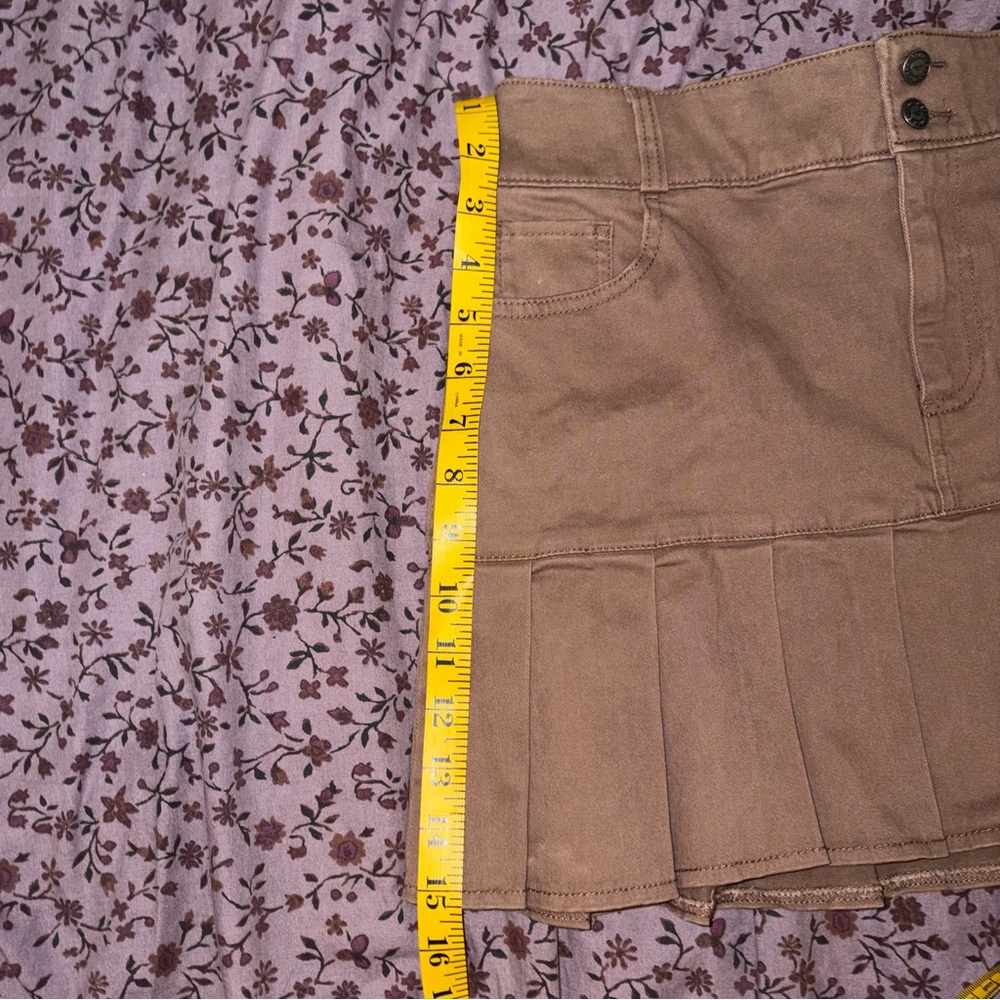 Hollister Tan Mini Skirt with Pleats - Picture 6 of 6